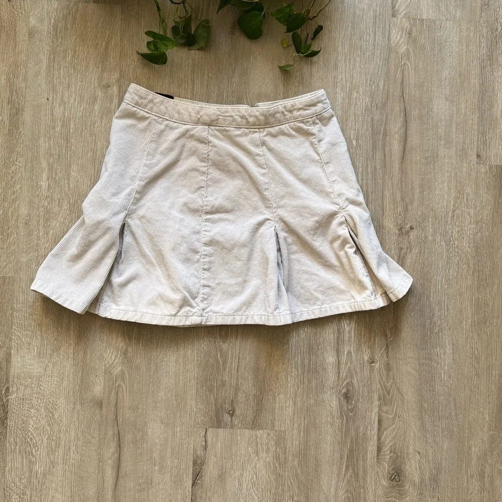 BDG Urban Outfitters Corduroy Pleated Mini Skirt Size Medium